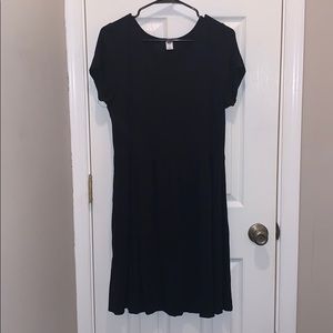 short  sleeve black dress